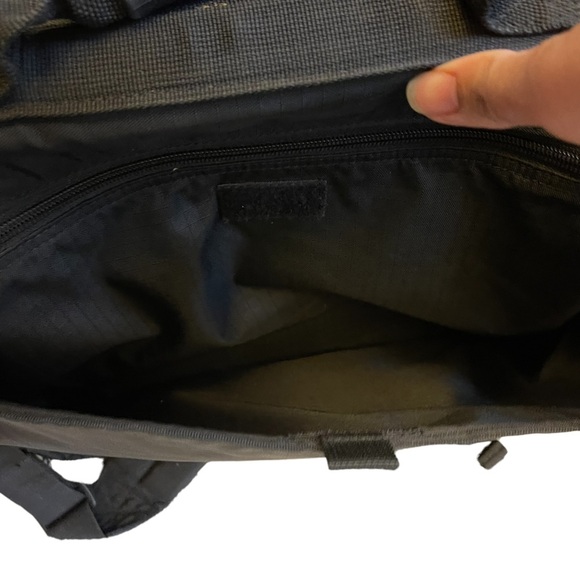 Eddie Bauer Blue & Black Messenger Bag with Laptop Carry on‎ Crossbody Bag - Picture 9 of 14